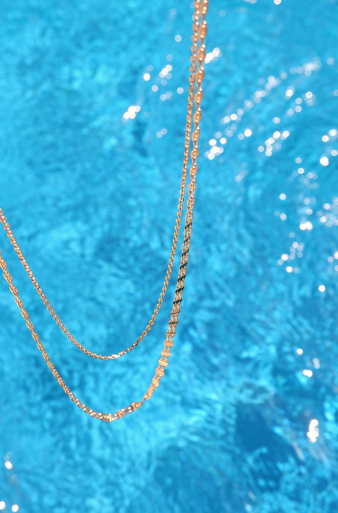 Glamour and durability unite in our gold-plated and silver necklace, a chic addition to your ensemble from our diverse jewellery collection.