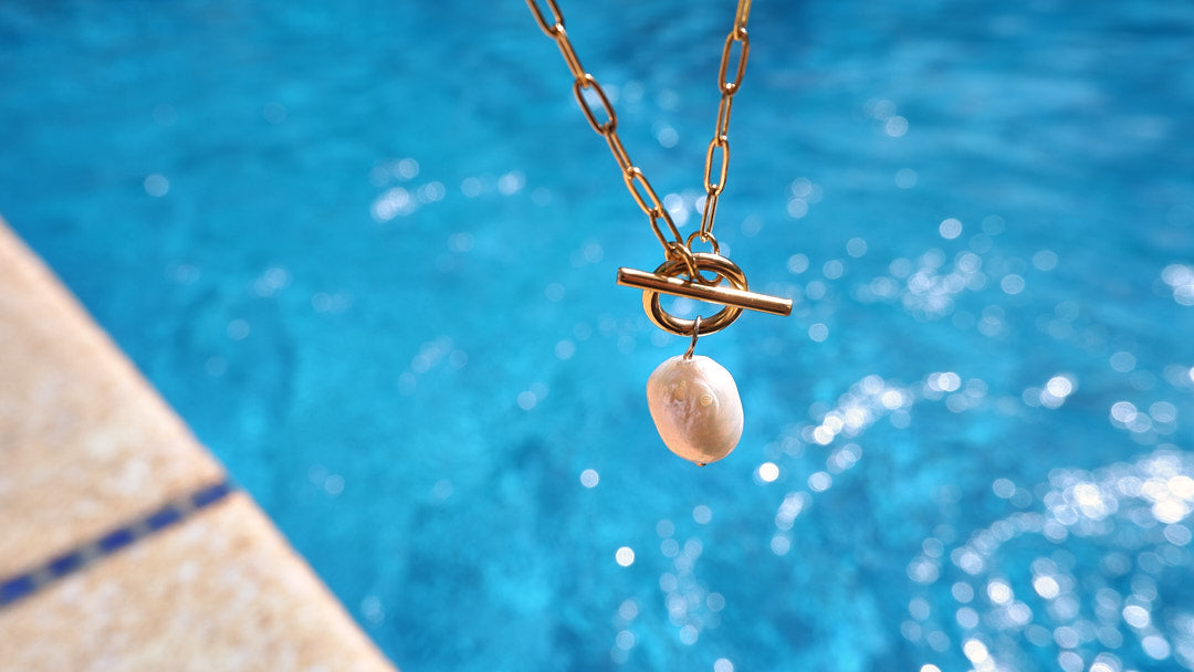 Unveil elegance with our gold-plated and stainless steel necklace, a perfect blend of style and resilience from our captivating jewellery collection.