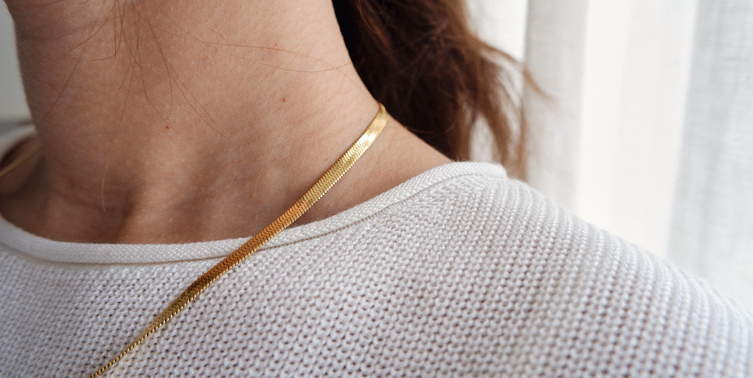 Gleam in style with our gold-plated and stainless steel necklace, a chic accent to your look from our stunning jewellery lineup. 